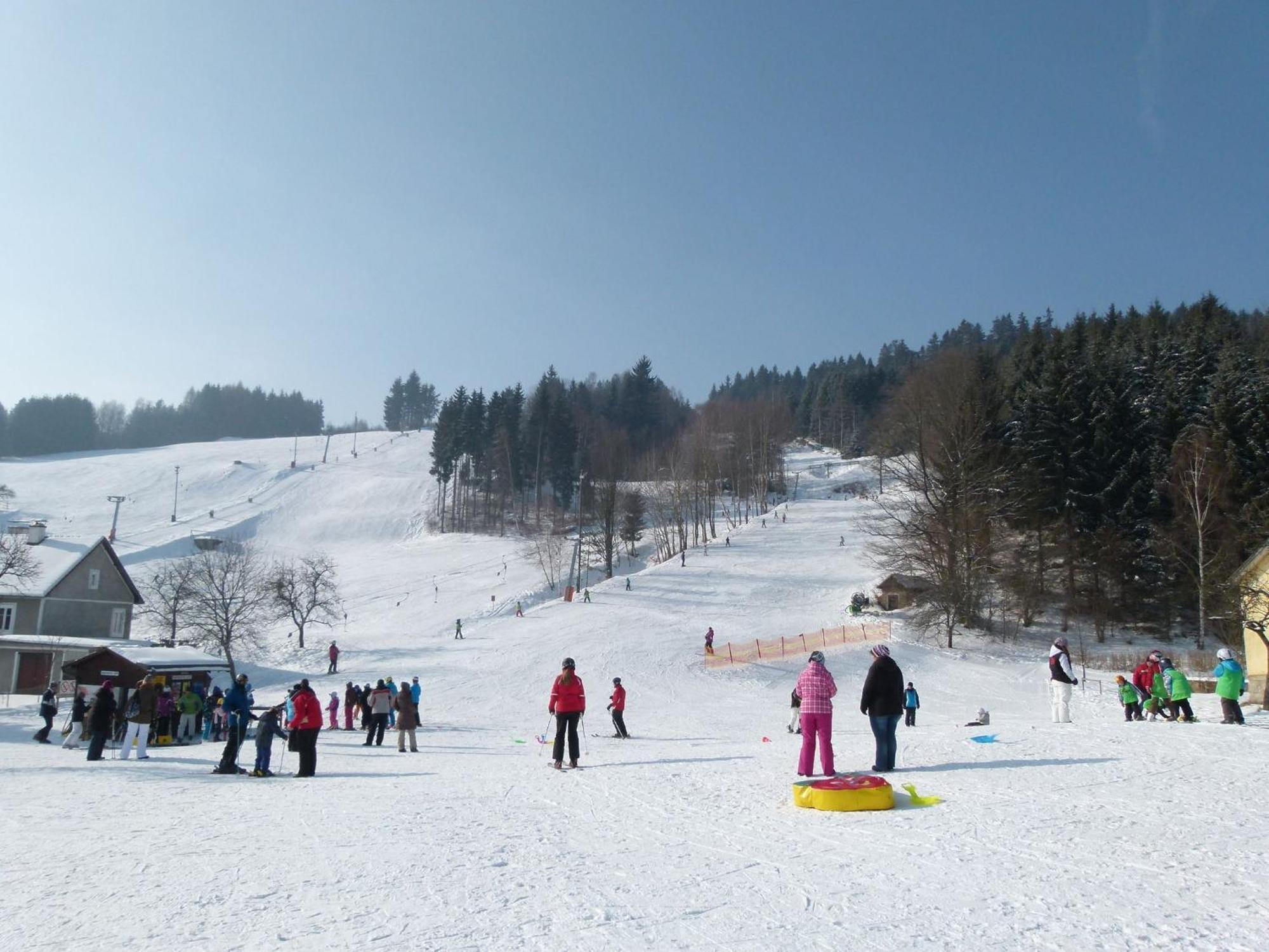 Kopretina Apartment Cerne Udoli Bagian luar foto