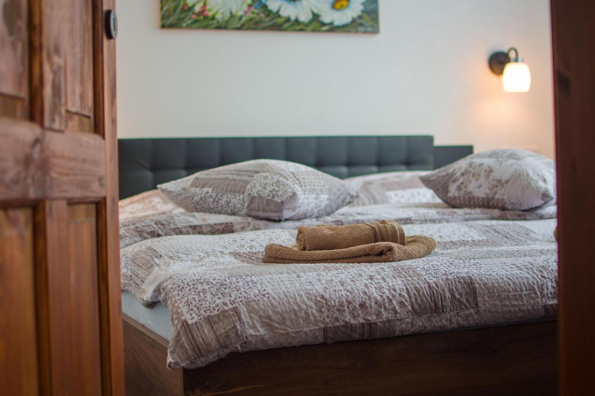 Kopretina Apartment Cerne Udoli Bagian luar foto